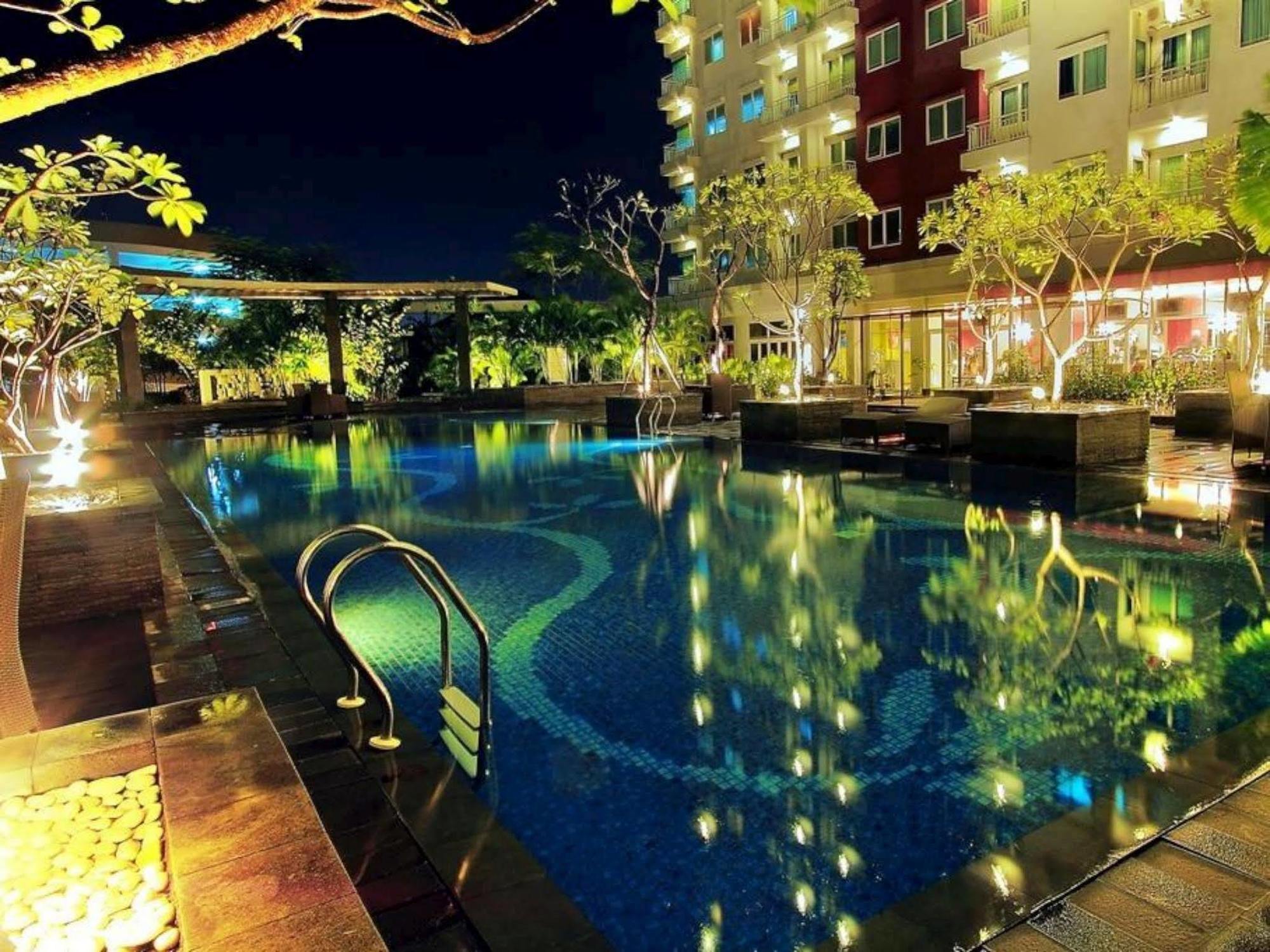 โรงแรมโซโลพารากอน&เรสิเด้นท์ Surakarta  ภายนอก รูปภาพ